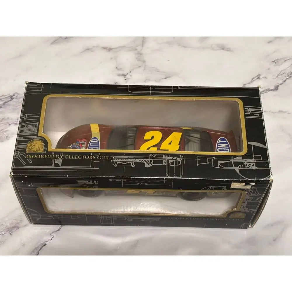 Brookfield Collectors Guild Jeff Gordon #24 Chromalusion Dupont 1997 1/24 Scale